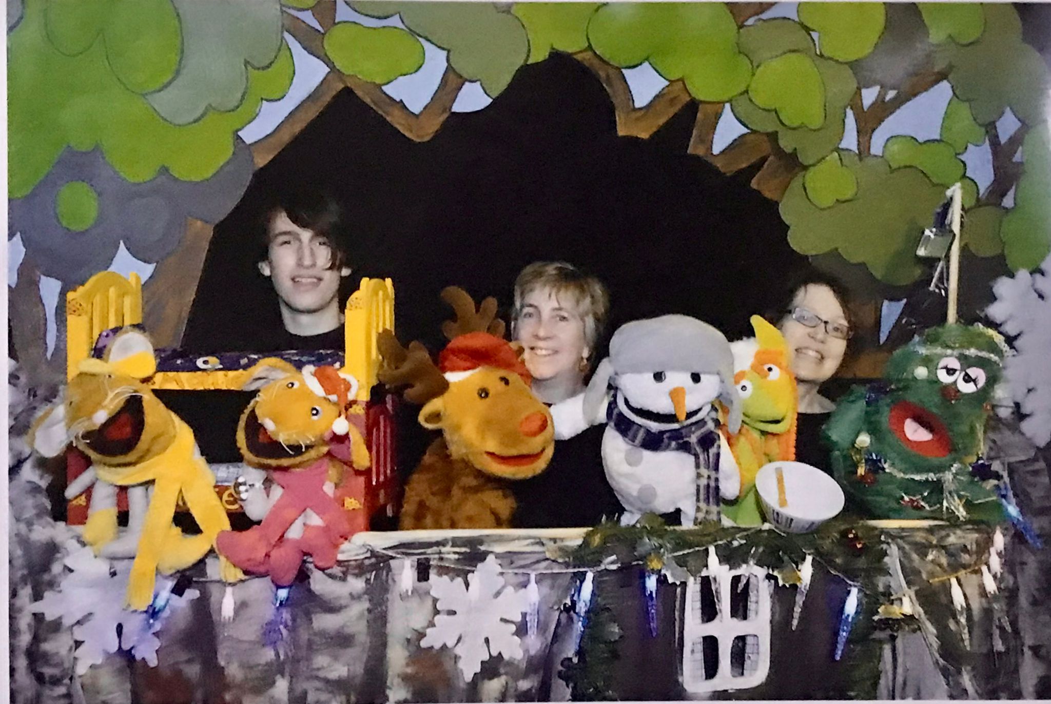 Stage puppetry by Mandy Dodd